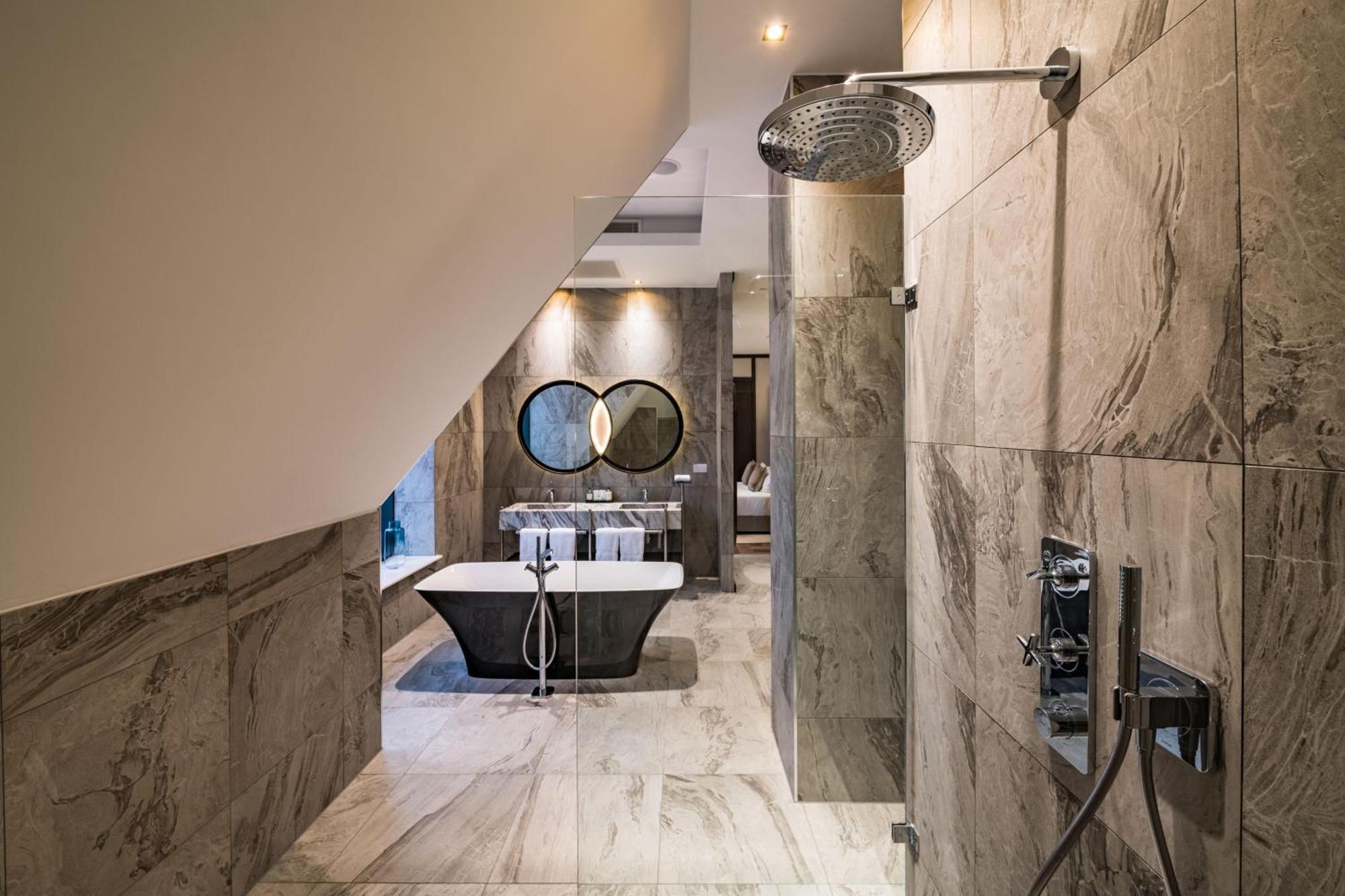 Stock Exchange Hotel, Manchester, Autograph Collection Luaran gambar Bathroom