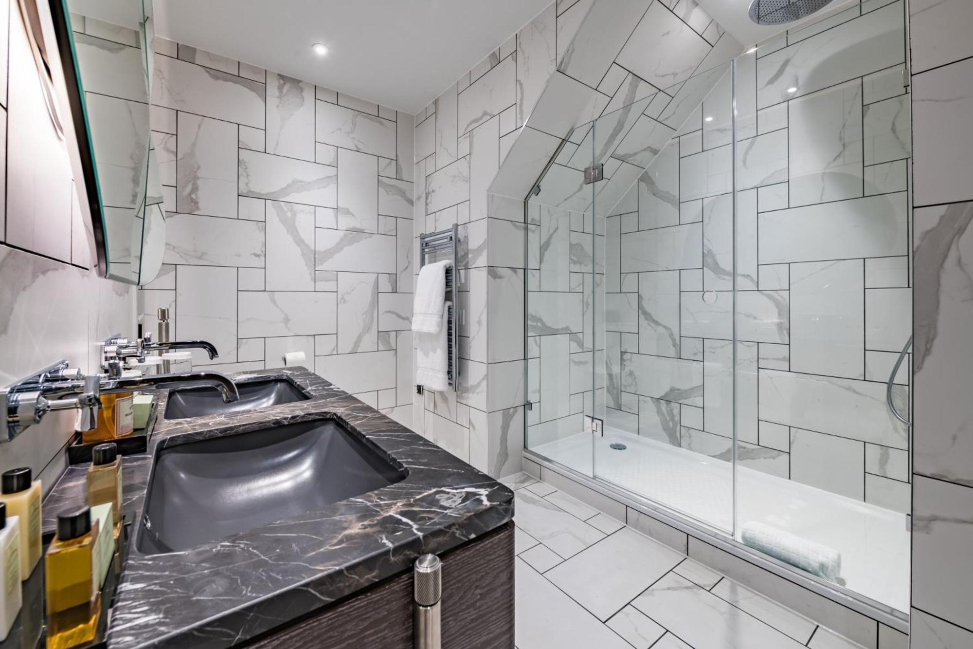Stock Exchange Hotel, Manchester, Autograph Collection Luaran gambar Bathroom