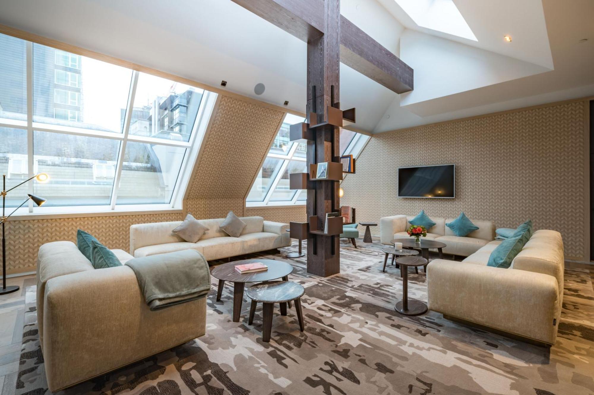 Stock Exchange Hotel, Manchester, Autograph Collection Luaran gambar The Club at London Heathrow Airport