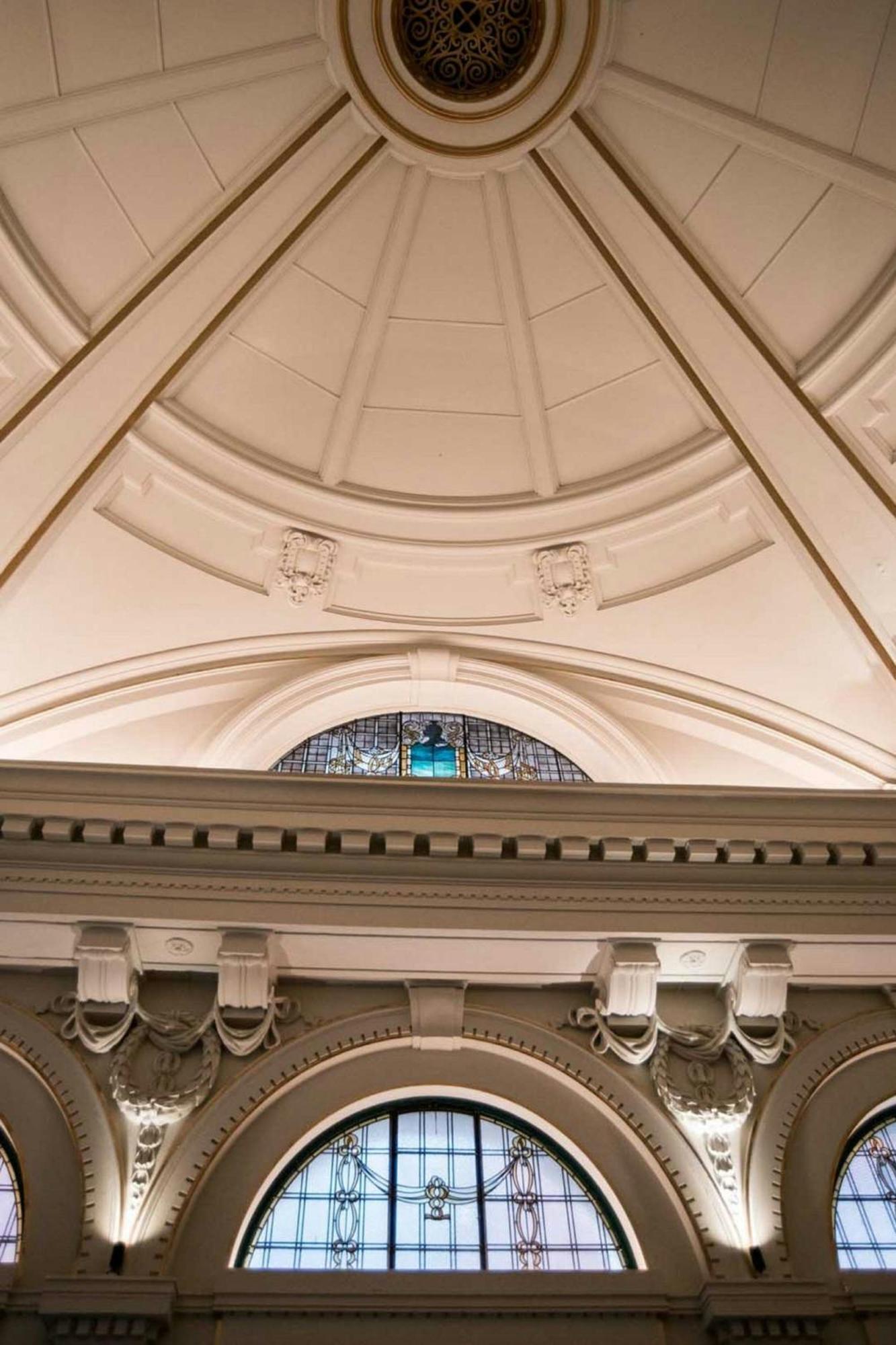 Stock Exchange Hotel, Manchester, Autograph Collection Luaran gambar The ceiling of the main hall
